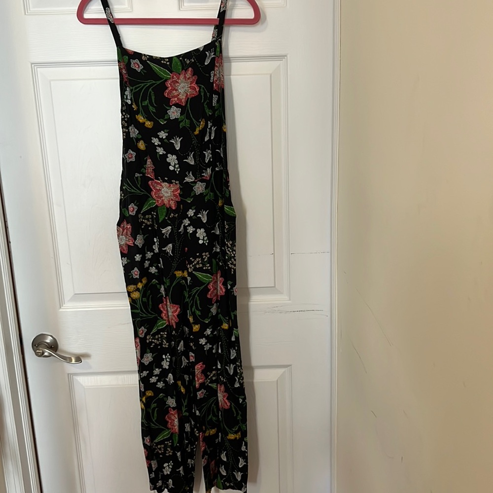 Old Navy Floral Jumpsuit Size M